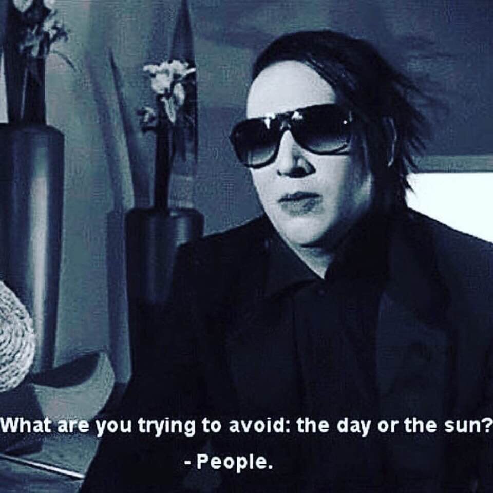 TrutherUfo's tweet photo. It’s way peopley out there 😎 https://t.co/JpBXiAENmo