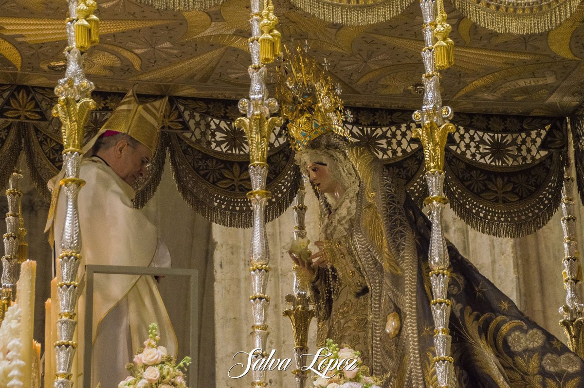 Ángeles Coronada.

#HdadNegritos #Ángeles #JuevesSanto #Sevilla #ÁngelesCoronada #ÁngelesCoronación #ReinaySeñoraNuestra #18mayo2019 #CoronaciónÁngeles #CoronaciónCanónicaPontificiaÁngeles #SemanaSantaSevilla #AgendaEC #ActualidadEC #GaleríafotográficaEC #EsenciaCofrade_