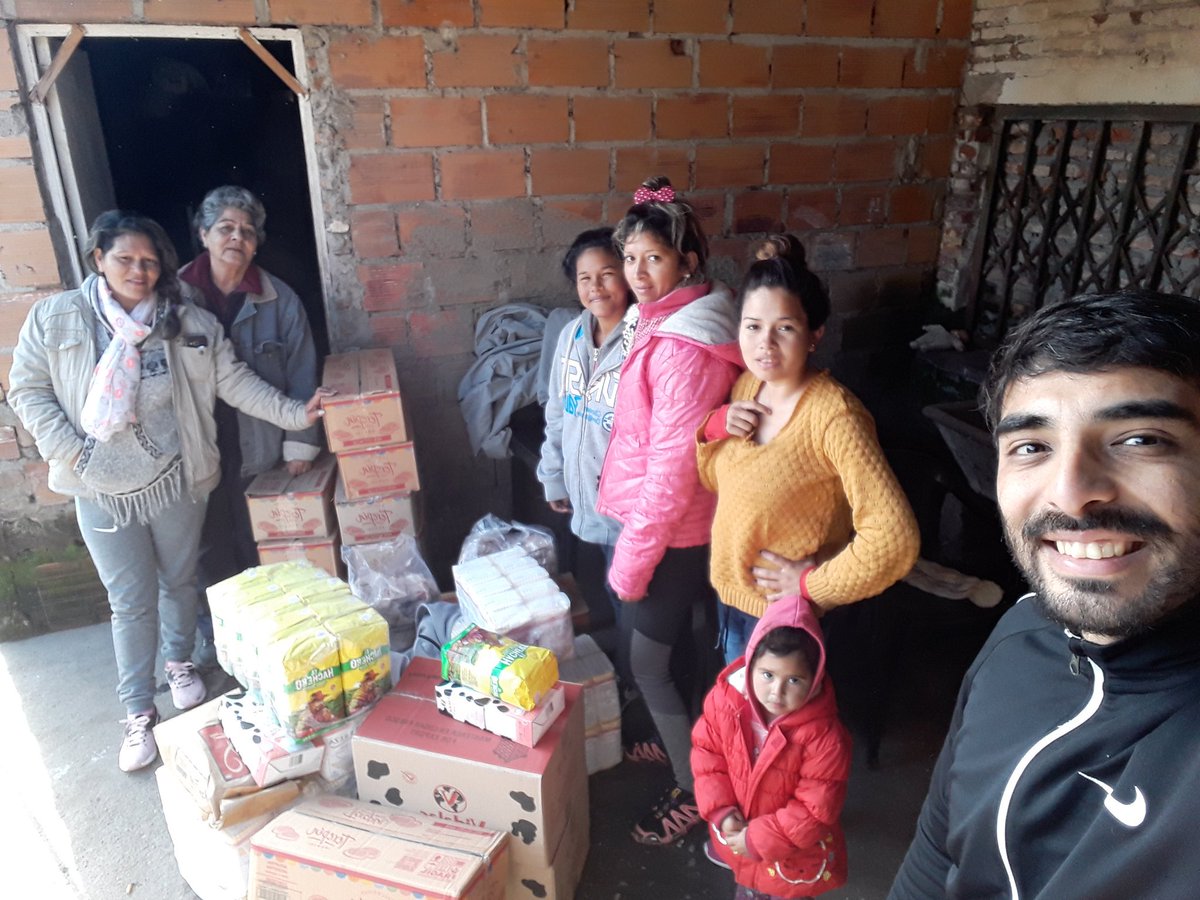 gonzaloroldan09's tweet photo. El Merendero LA LIBERTAD (V° Alem) hace tiempo que no podía funcionar por culpa de esta #Macrisis, sin embargo gracias #SEATyDL que acompañó desde lo nutricional y #SEPyAA #cepla que acompañará este espacio, recuperamos un lugar de construcción comunitaria. 💪✊✌️ https://t.co/QP13XE2c6b