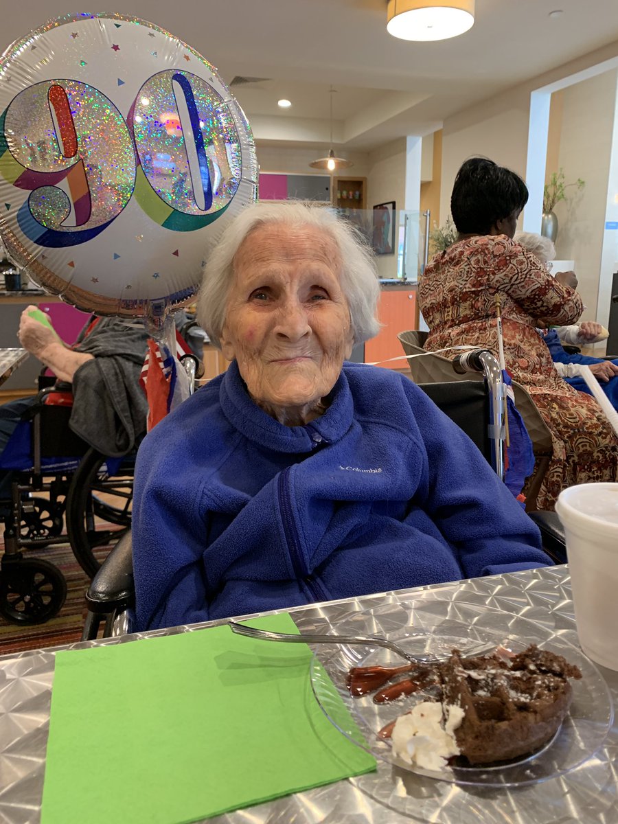 Carmel_WB's tweet photo. Chef Matt delighted our residents at Chefs circle with a delicious chocolate waffle dessert. Thank you for your fun inventive desserts. #chefsrock #funfood @TrilogyLiving https://t.co/kMrukbxT5b