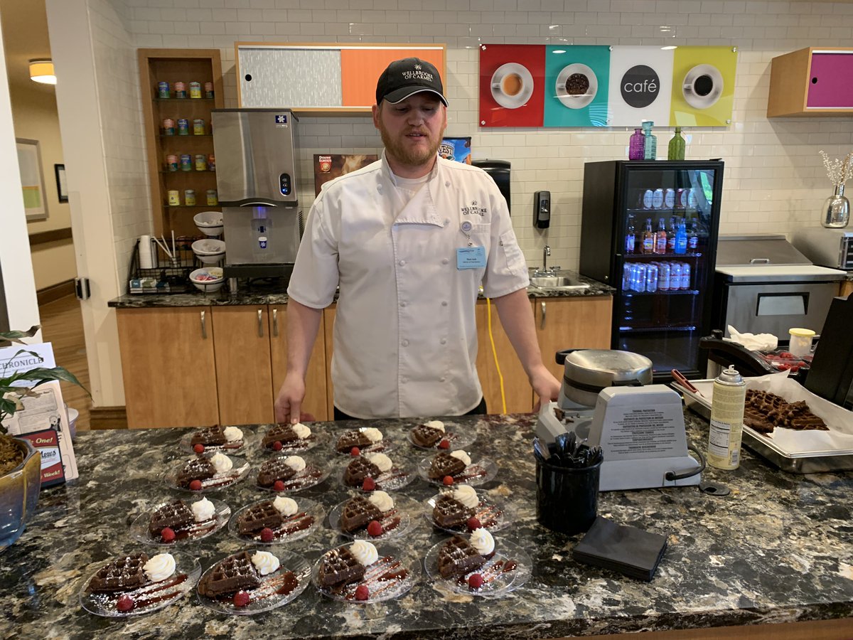 Carmel_WB's tweet photo. Chef Matt delighted our residents at Chefs circle with a delicious chocolate waffle dessert. Thank you for your fun inventive desserts. #chefsrock #funfood @TrilogyLiving https://t.co/kMrukbxT5b