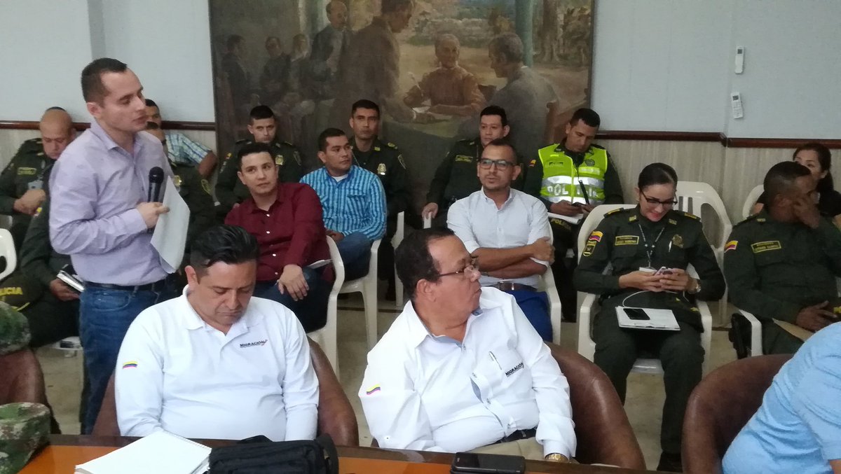 PoliciaCucuta's tweet photo. #AEstaHora en las instalaciones de la @AlcaldiaCucutaa con #SIJIN Cúcuta damos a conocer nuestros resultados operativos en la desarticulación de bandas delincueciales dedicadas al delito de hurto y homicidio #PolicíaParaLaGente https://t.co/JadxalkIQh