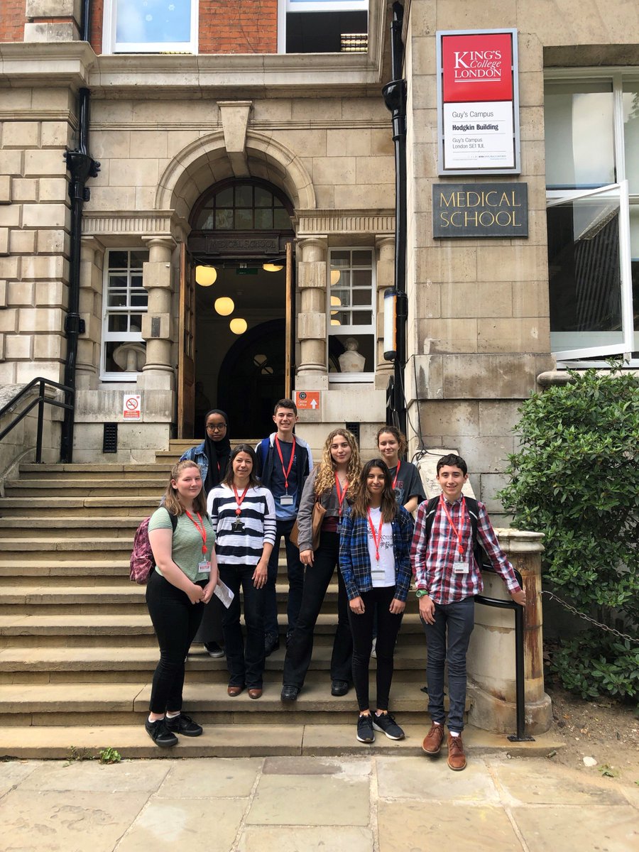 BradburyLab's tweet image. Work Experience Class of 2019 off to a great start! Learning essential lab skills @KingsIoPPN #getin2science #NextGenerationScientists @in2scienceUK