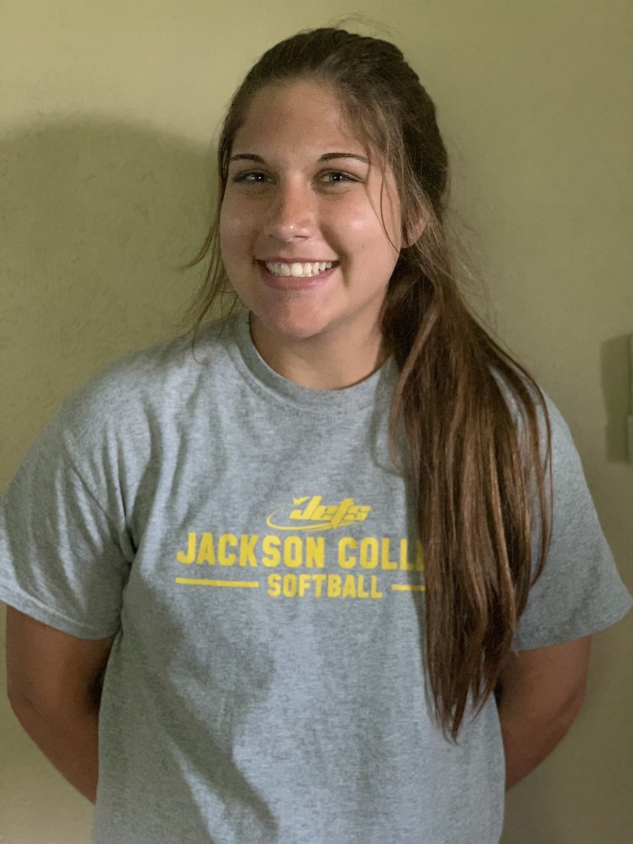 savkirk9's tweet photo. First I would like to thank my parents for everything they did for me to get me here. I also would like to thank my coaches for always believing in me. With that being said, I am excited to announce that I have verbally committed to play softball at Jackson College! #WeFly 🛫 https://t.co/GQOq4Vjvdp
