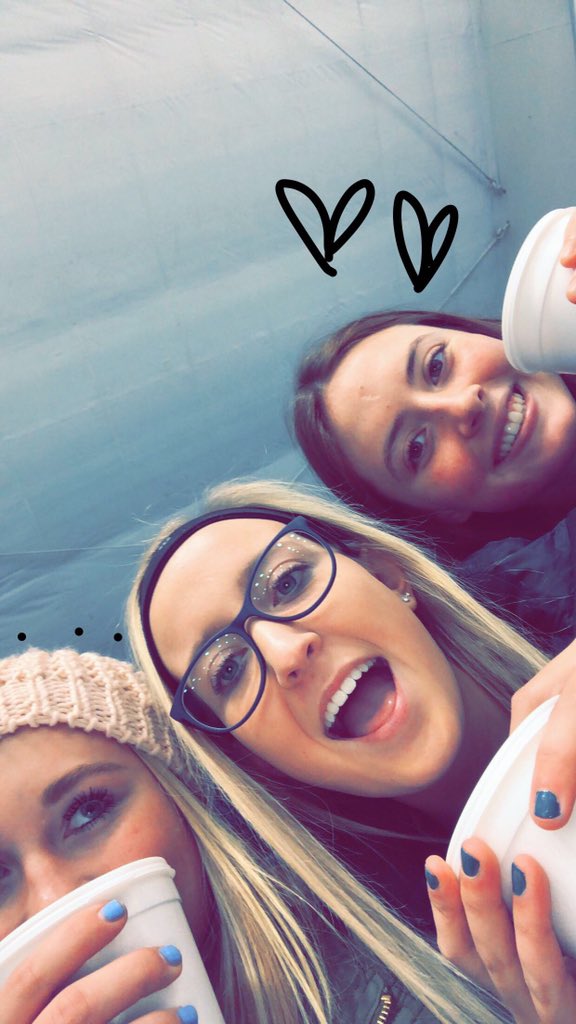pyrett02's tweet photo. happy birthday @bade_katie !! have a great day💛💛 https://t.co/0tpU3ZswSY