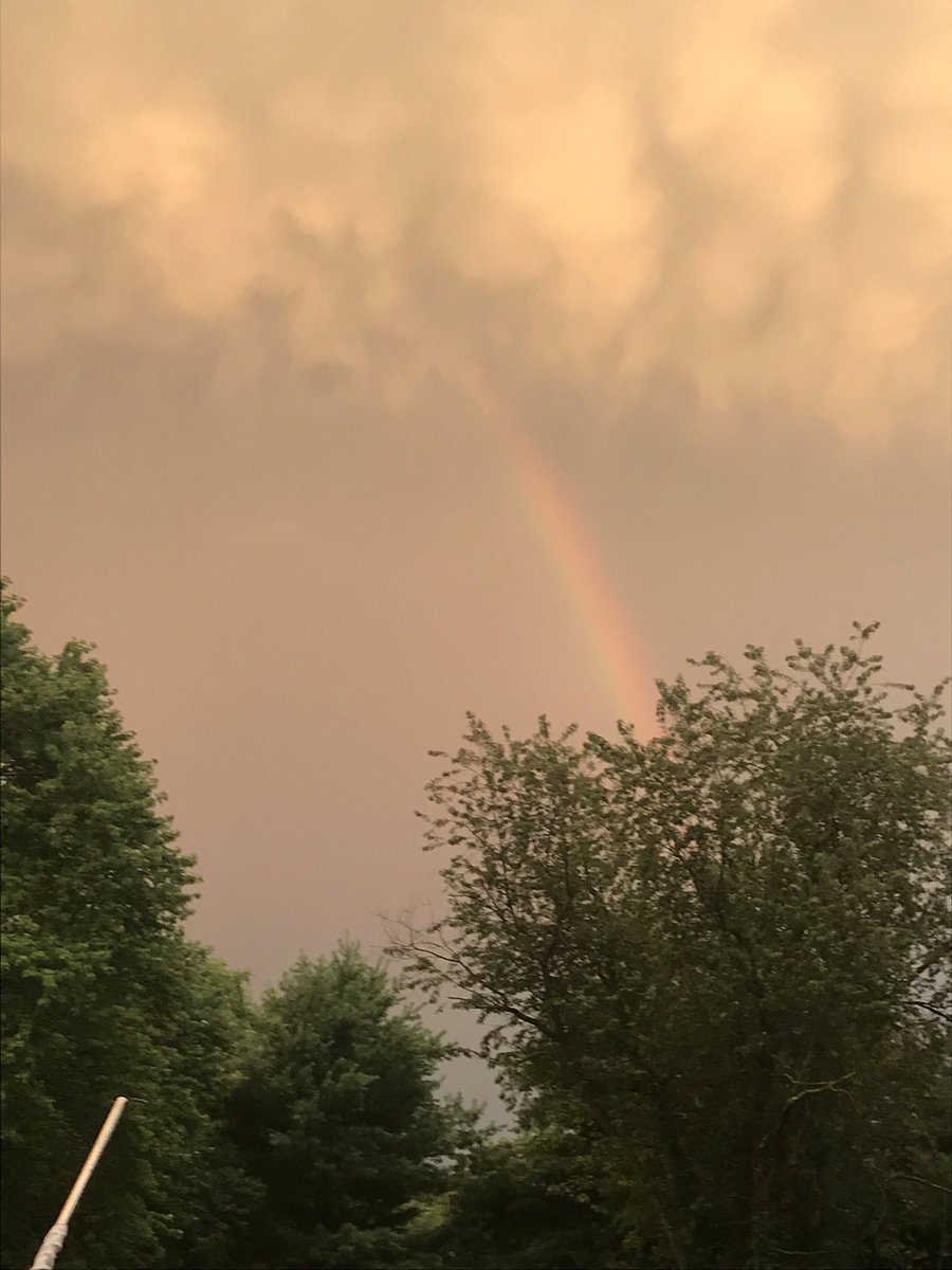 sami55832's tweet photo. The pictures don’t do it justice #SecondStorm #SecondRainbow https://t.co/V4Zazda9B0