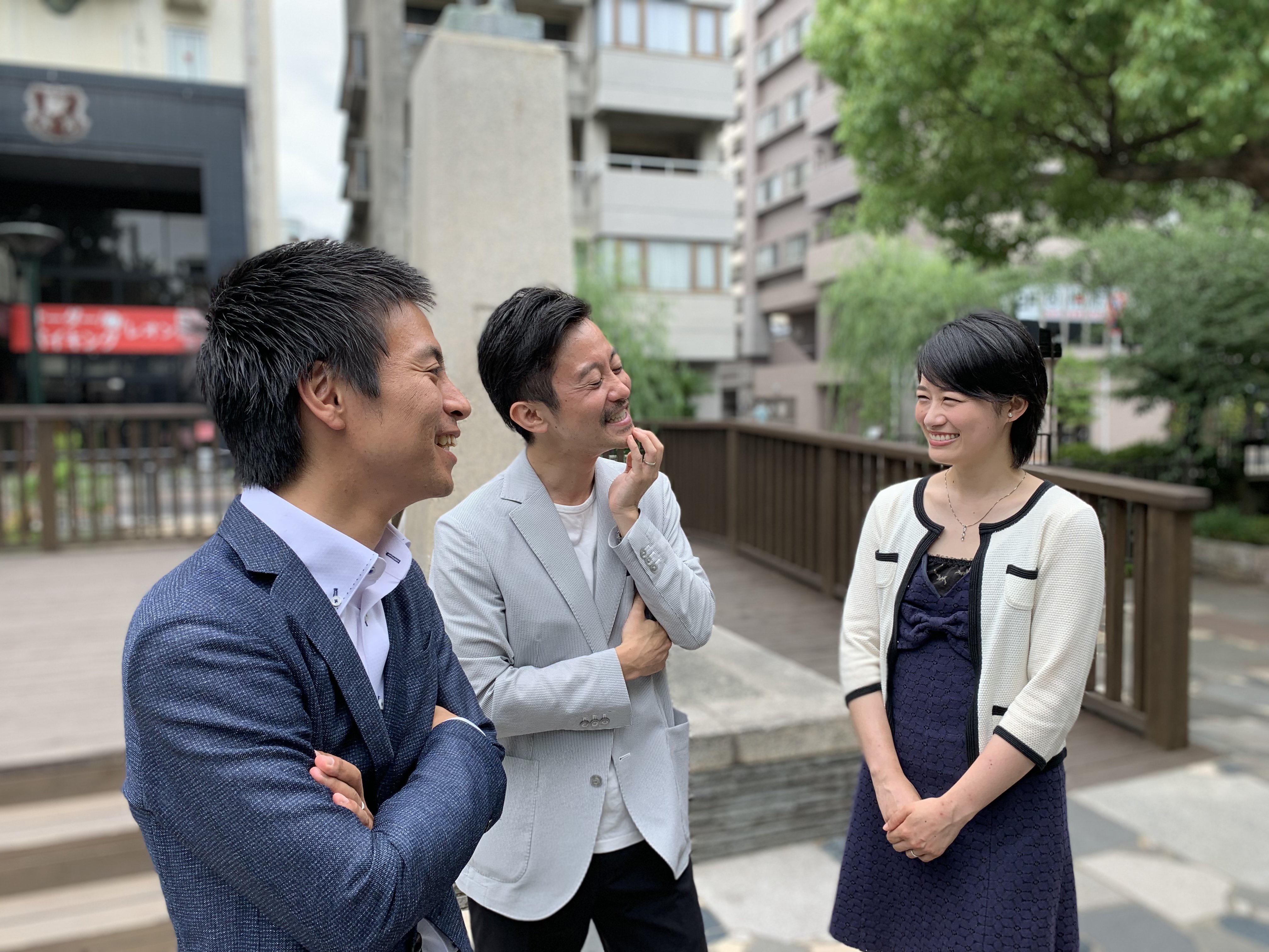 原田ケンスケ 謙介 ハラケンインタビュー第四弾は 満月barを立ち上げた武田悠佑さんと世界一周を一緒に回られ 岡山県内外で幅広くご活躍の奥様の小倉恵美さん 気軽におしゃれを楽しめる場 満月bar と政治家のイメージを夫婦で語る 動画はこちら