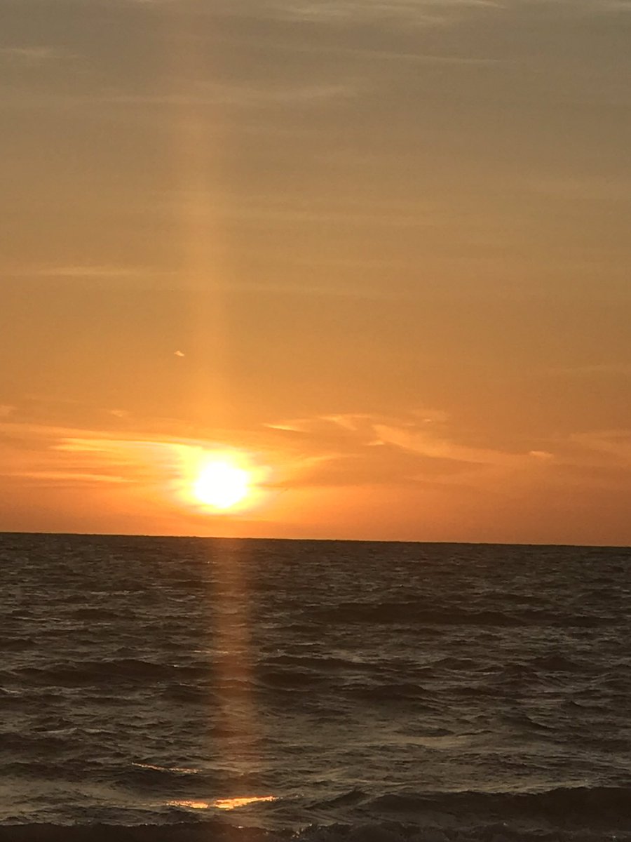 EddieBorders's tweet image. Sunset day 3 of vacation at Captiva Island #nofilterneeded #sunsets @RealSaltLife