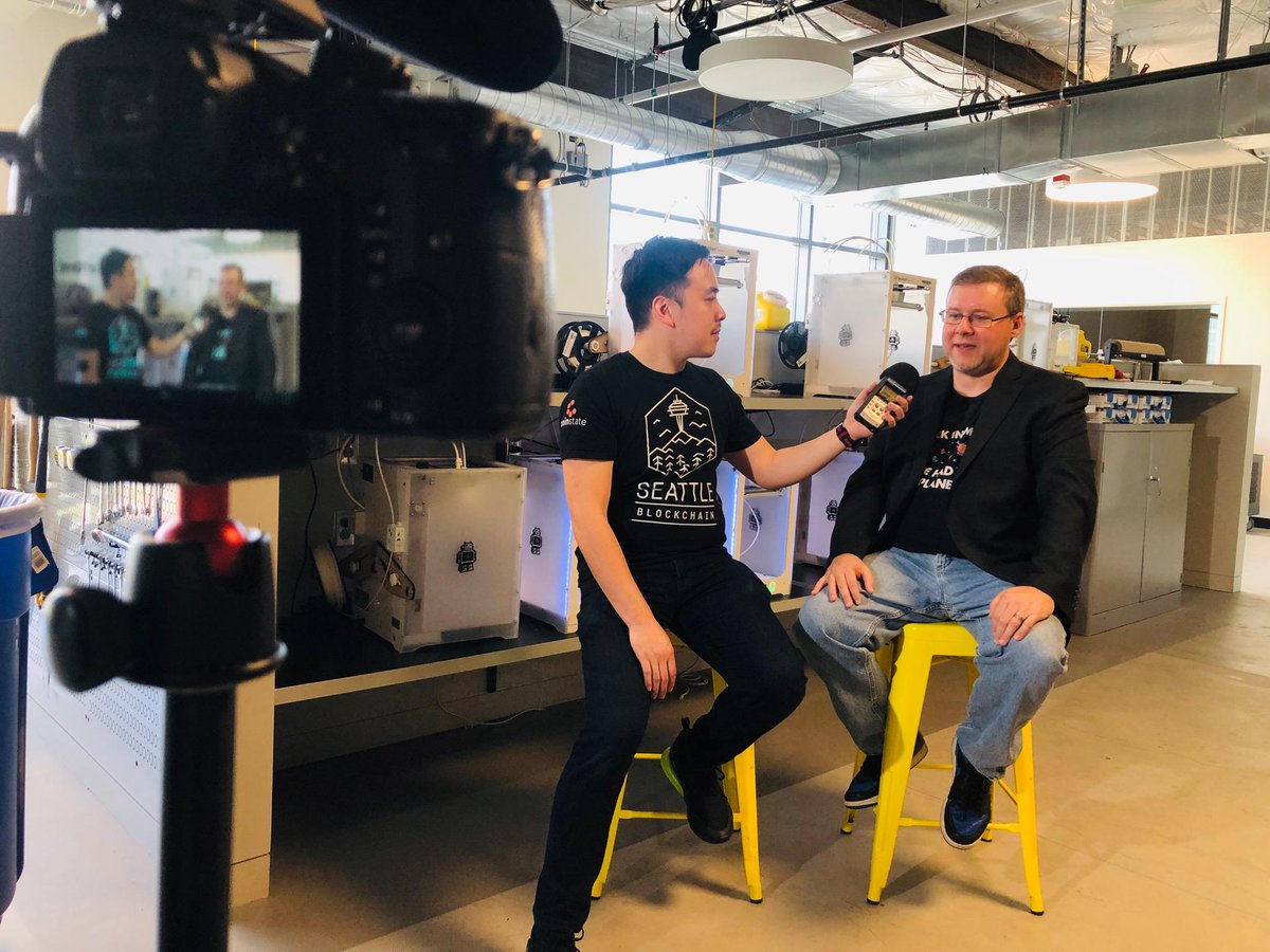 GoCoinSteve's tweet photo. 🎙️Interviewed Bitcoin Pioneer @jgarzik from @bloqinc who keynoted at Seattle Devcon. Announced BloqCloud. Think 'Twilio for blockchain'. Metronome Crypto the first "chainhop" of a digital asset. Little preview before the full video interview! Uploading now. #seattledevcon https://t.co/BvzkiUorqP