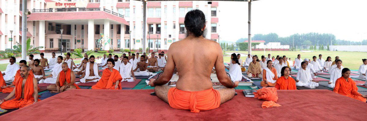 योग विज्ञान सही मायने में जीवन विज्ञान है। यह चिकित्सा विज्ञान है रोगियों के लिए, यह जीवन विज्ञान है सबके लिए। यह आध्यात्म विज्ञान है,यह परा विद्या, ब्रह्म विद्या, तत्व ज्ञान है योगियों के लिए। विद्यार्थियों के लिए योगाभ्यास और वृताभ्यास है....