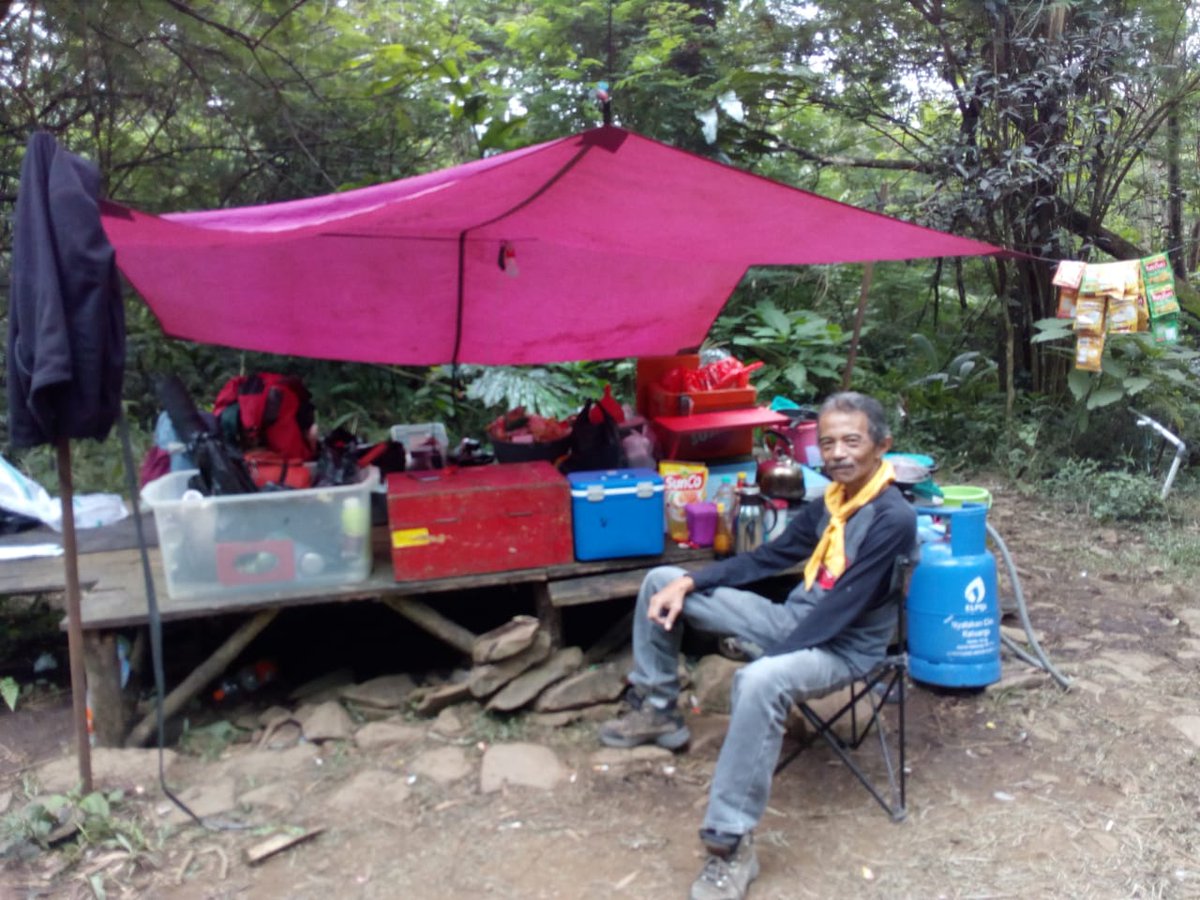 Sudah lama ke hutan,  eh.. malah ketemu dapur kerennya <a href="/GPASMAN2/">GPA SMAN 2 BANDUNG</a>.