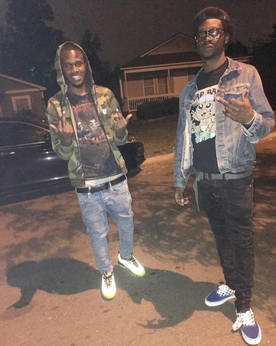 KescobarGotDat's tweet image. Twin ❗️💕💕💕