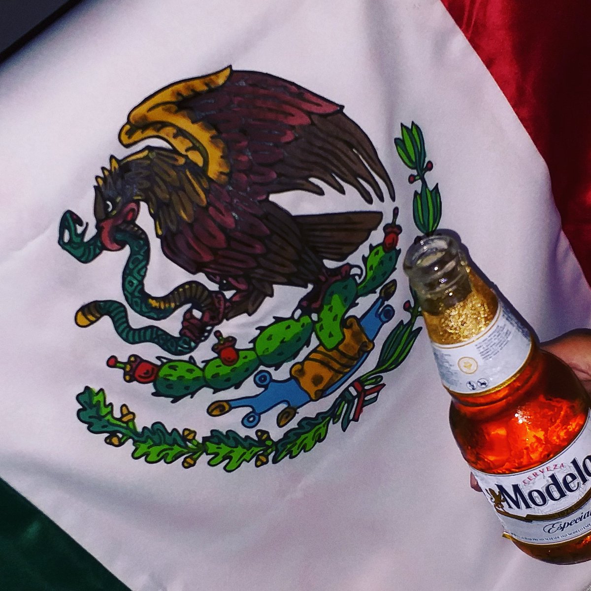 #CompartimosLaEmocion desde República Dominicana esperando el gol de mi selección!!! Viva México!!!