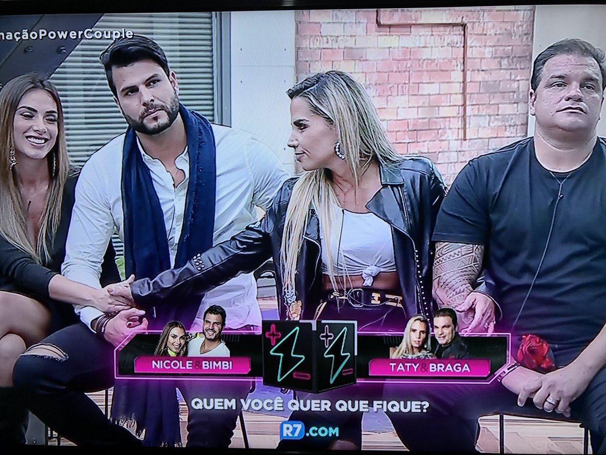tatyzatto's tweet photo. Infelizmente o nosso casal foi eliminado! Mas (@NicoleBahls e @bragamarcelor) ficaram!!! E nois estamos com eles!!!!! E a torcida do #TeamBrazatto e comcerteza do nosso casal e TODA deles!!! #NiceloCampeos💛☇👊🐶 #EliminacaoPowerCouple https://t.co/rPVuZy2Oj9