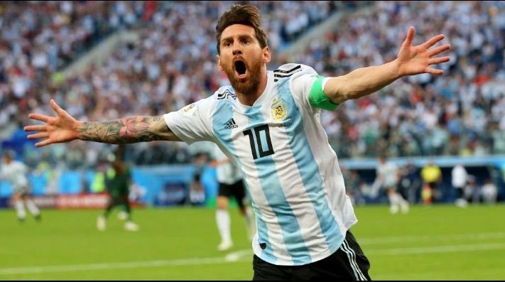 AlvaroNorro's tweet photo. 🔥 Messi picante en conferencia:
“Se cansaron de cobrar boludeces en esta copa y hoy no nos cobraron nada”
“El arbitro inclinó la cancha, nos falto el respeto con su arbitraje”
“Brasil maneja todo”
“Comienza algo lindo con estos chicos, hay futuro” https://t.co/Kl6CQzzCBy