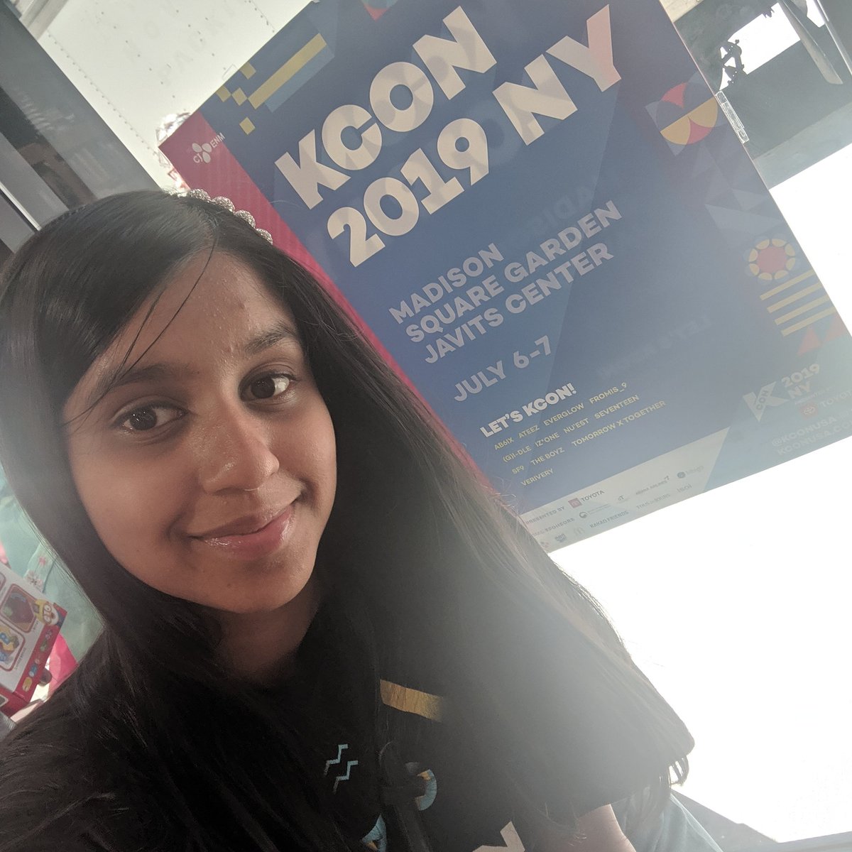 Sharrrluv's tweet photo. #KCON19NY #ISeeKCON 💙 anyone else going to kcon? https://t.co/I9D859exdd