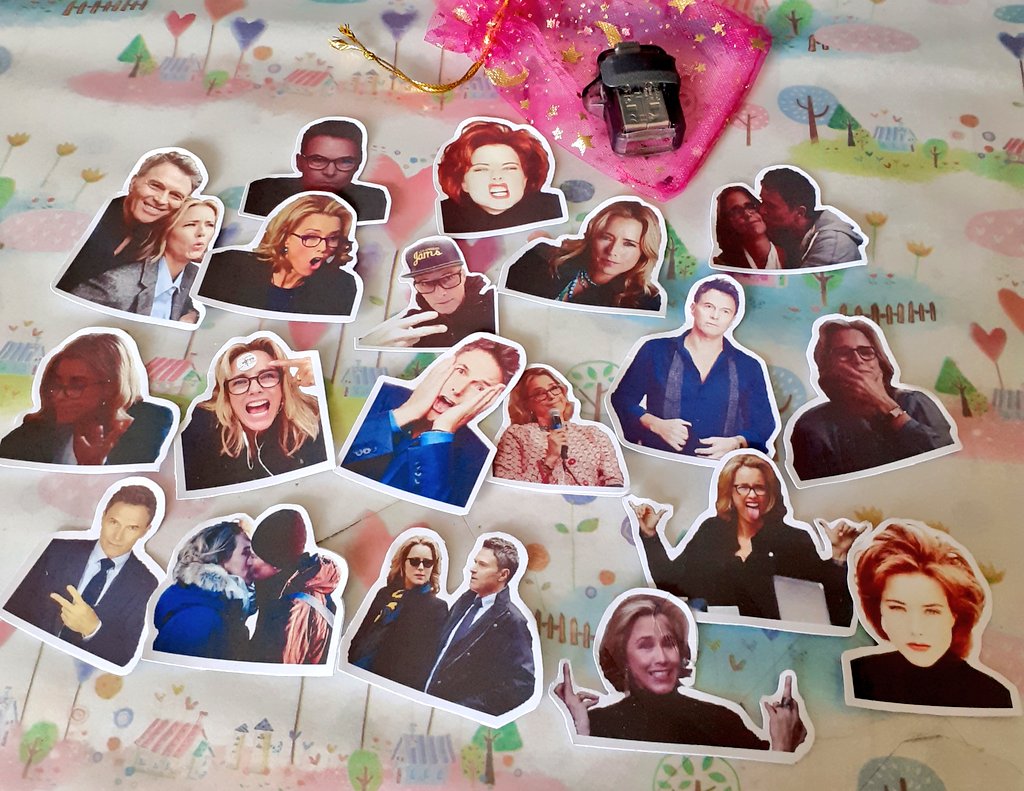 kateXclusivo's tweet image. I swear I only want my OTG back. Yesterday, I received a 'package' from a creep [who included a 1x1 photo of herself 🙄] in it with these awesome #timéa stickers. Thank you, @_marielamendez ! 😊 🤣