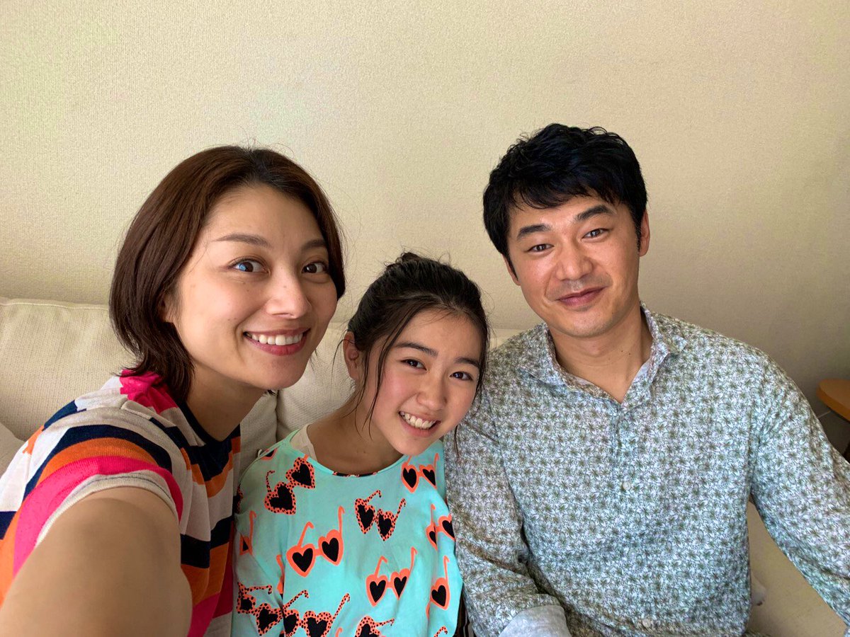 Ytvドラマ 公式 Twitter પર わたし旦那をシェアしてた いよいよ明日放送 とっておきの 家族 3人のオフショット 主人公の晴美と娘の沙紀 事実婚の夫恭平です 3人が巻き込まれていく運命にご注目 小池栄子 りょう 岡本玲 赤楚衛二 黒木啓司 渡辺 Ytvドラマ 公式 Twitter પર わたし旦那をシェアしてた いよいよ明日放送 とっておきの 家族 3人のオフショット 主人公の晴美と娘の沙紀 事実婚の夫恭平です 3人が巻き込まれていく運命にご注目 小池栄子 りょう 岡本玲 赤楚衛二 黒木啓司 渡辺
