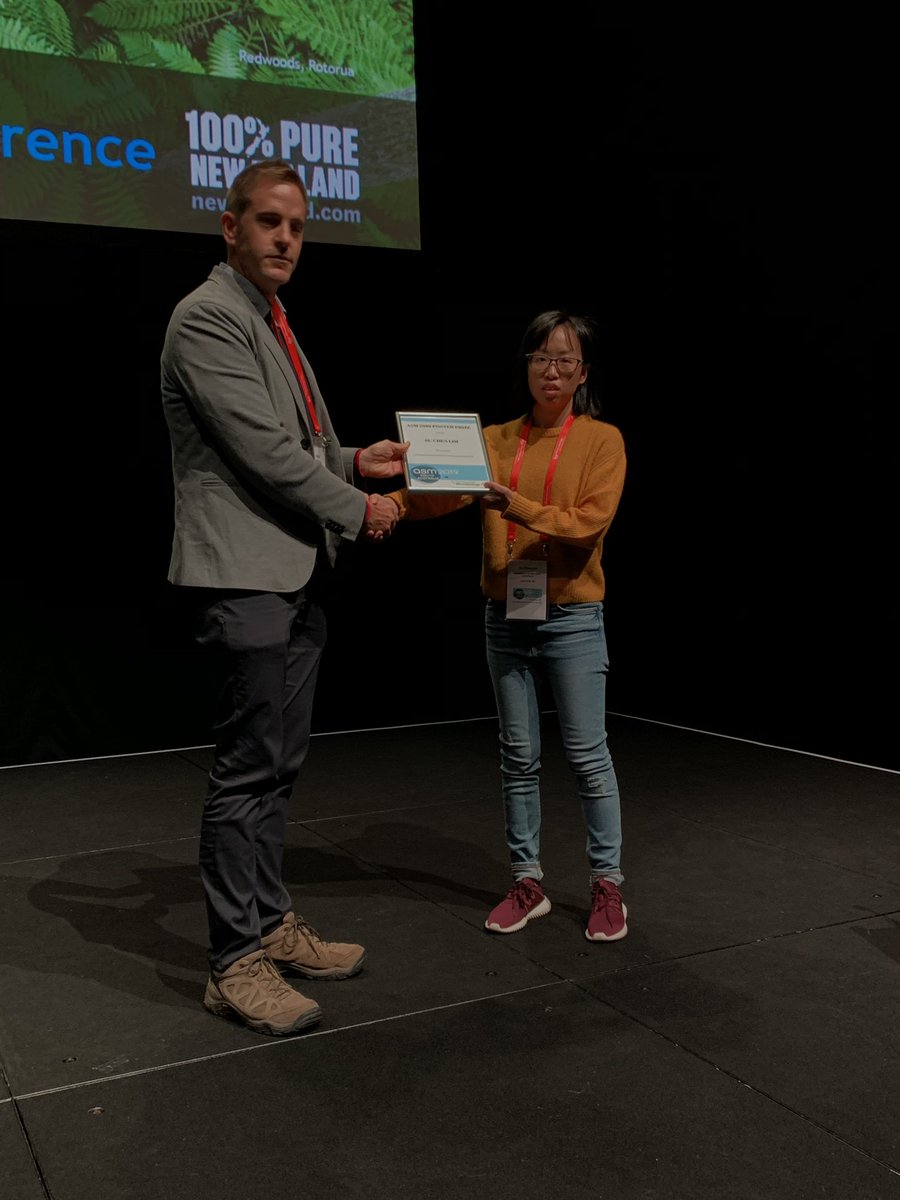 AUSSOCMIC's tweet image. Congratulations @Lim_SuChen on receiving one of our student poster awards! #2019ASM