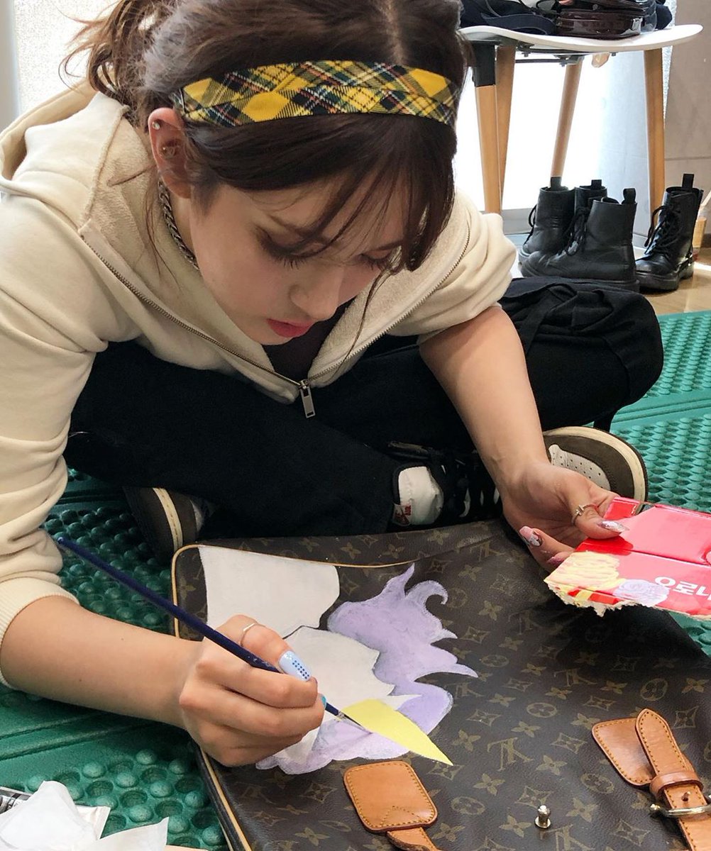 SOMITH_'s tweet photo. 190703.💕🔥  somsomi0309 IG update    Louis vuitton X Unicorn
🐻 X 🦄
By โซมี
#Somi #소미 #전소미 #โซมี https://t.co/87cojZft2h