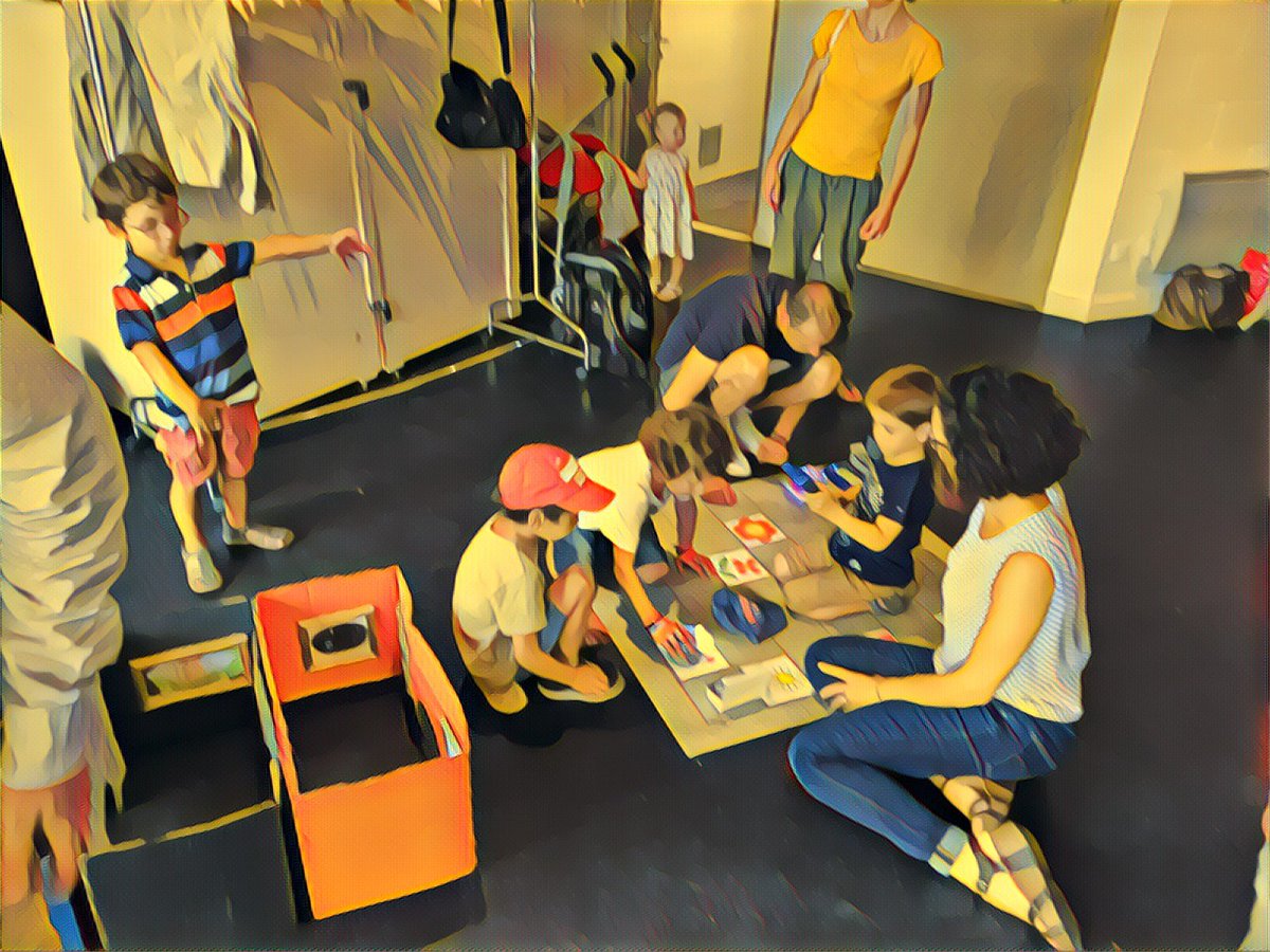 Canope_DTNA's tweet image. Beaucoup de monde hier au #codinggouter de l Ecole Gambetta a @VilledeTalence Rencontre au autour de la programmation et début d une projet #experitheque @cardiebdx accompagné par @reseau_canope