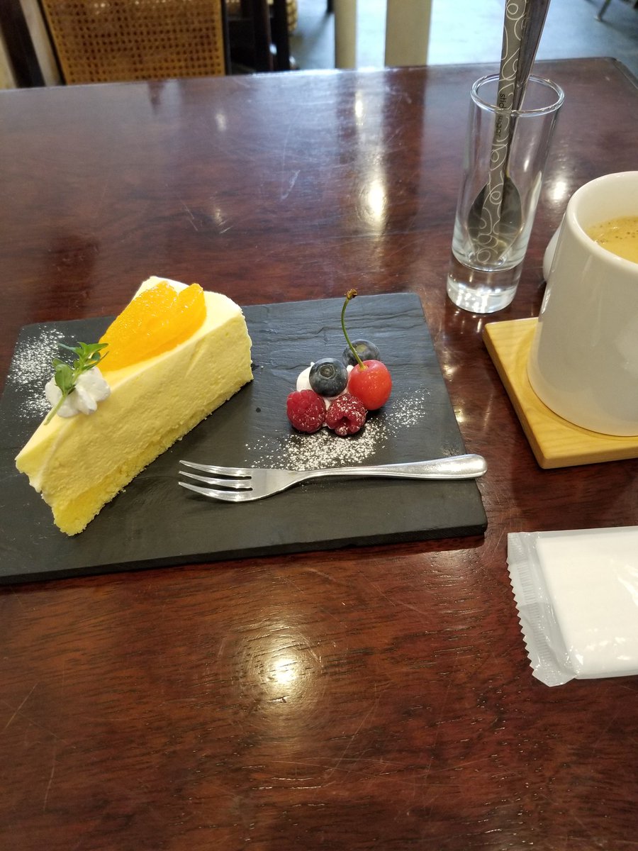 syulaheart's tweet photo. https://t.co/1JzzL1Hfm0
Cafe 蓮
ホテルマン時代にお世話になった先輩のお店♡
パティシエさんのお菓子とケーキが食べれます☆

石巻駅からも近くて穏やかな雰囲気なので行ける方はぜひ(*^^*) https://t.co/Xi2szjnRE4