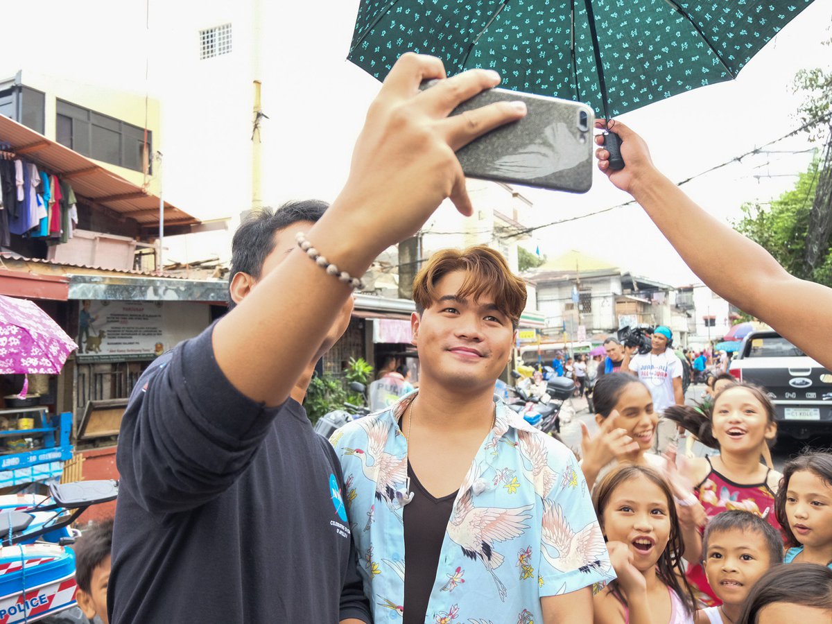 EatBulaga's tweet photo. Sugod bahay na! Kamusta ang inyong midweek, Dabarkads? https://t.co/FvSxZB2y2L