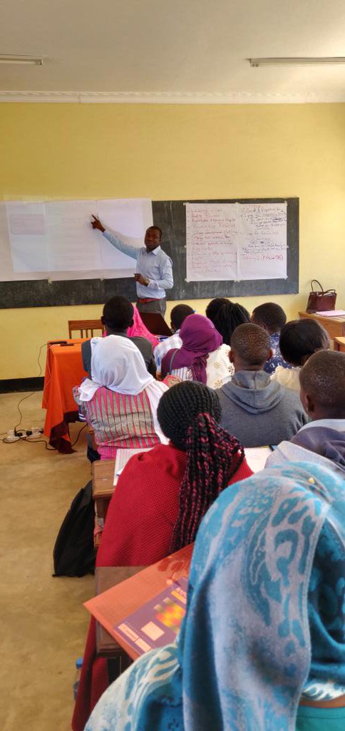 ChazRwige's tweet image. @dLabTz supporting @MkapaFoundation to computerize community health data collection.
Piloting #CHAD #TOOL to Chemba (Dodoma) Health Facility Supervisors and Community Health Assistants
#DataForLocalImpact #DataRevolutionTZ