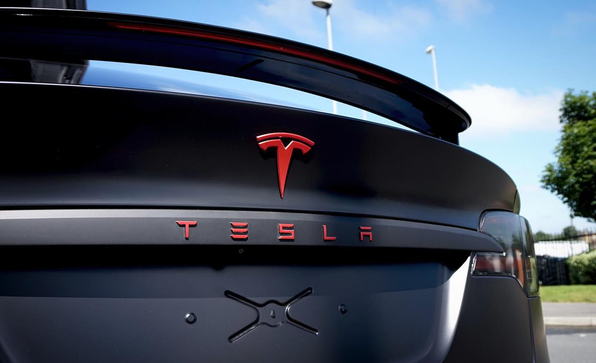 VWCLeeds's tweet photo. #telsa #telsamodelx #modelx #wrappedcars #photooftheday #globalautocare #future #teslafan #leeds #wrapped #wrapshop #paintisdead #automotivephotography #photography #wrapnotpaint #wrapsociety #wraggame #wrappermapper #thewraplife #averydennison #hexis #bodyfence #paintprotection https://t.co/4Ac6gMD2dk