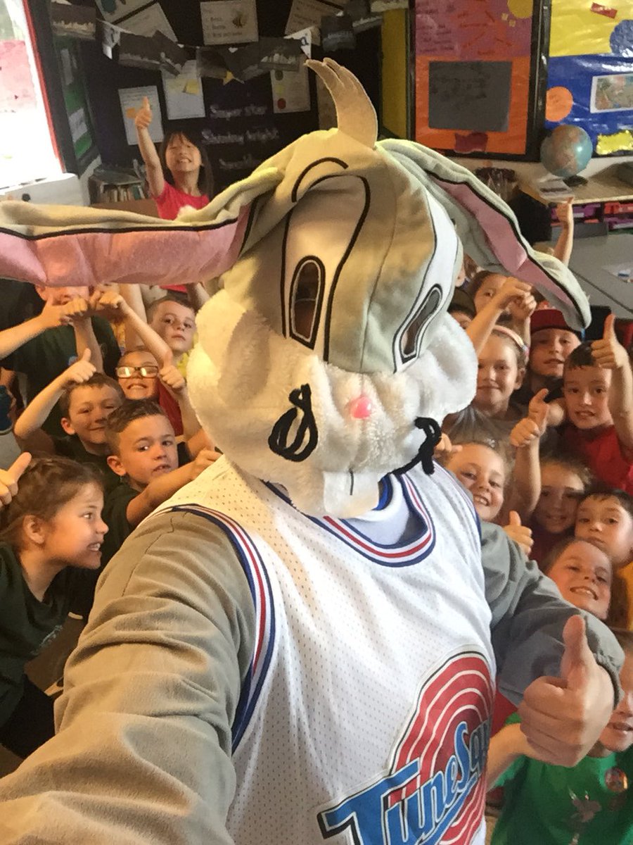 PPSMrWilliams's tweet photo. A very successful infant sports day. Lots of fun in the sunshine with a special visit from Space Jam’s Bugs Bunny 🏀🏀 🌞 @PPSHealth_Well #spacejam https://t.co/5F62nV7qDI