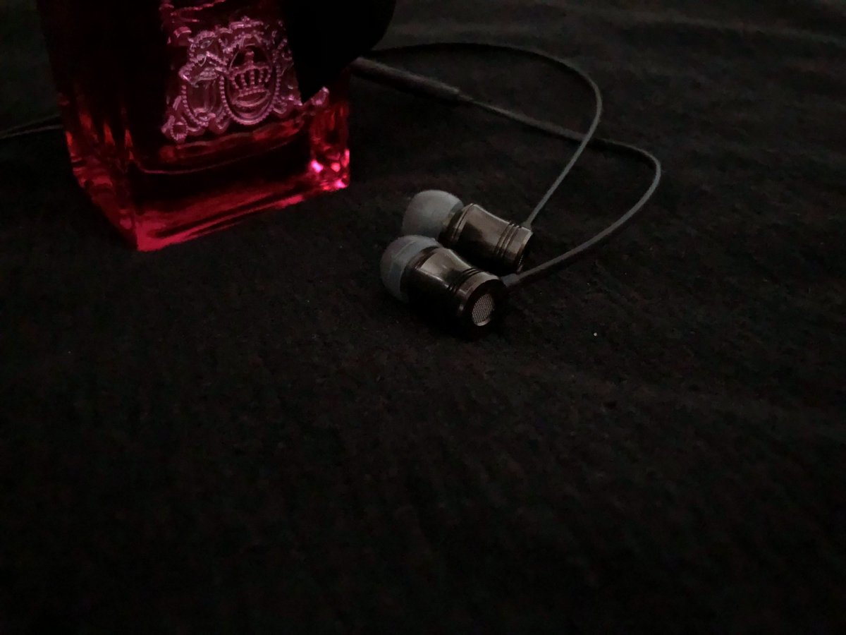 <실속형 출시 이벤트>
비플랫 구성품들이 필요 없으신 분들도 계실 것 같아서,
이어폰만 받는 대신 더 싸게 구매하실 수 있는
실속형 상품을 준비했어요!

출시 기념으로 500개 한정으로
11,900원에 판매합니다!
(이벤트 후 16,900원에 판매할 계획이에요)

이벤트 마켓↓
smartstore.naver.com/beflat/product…