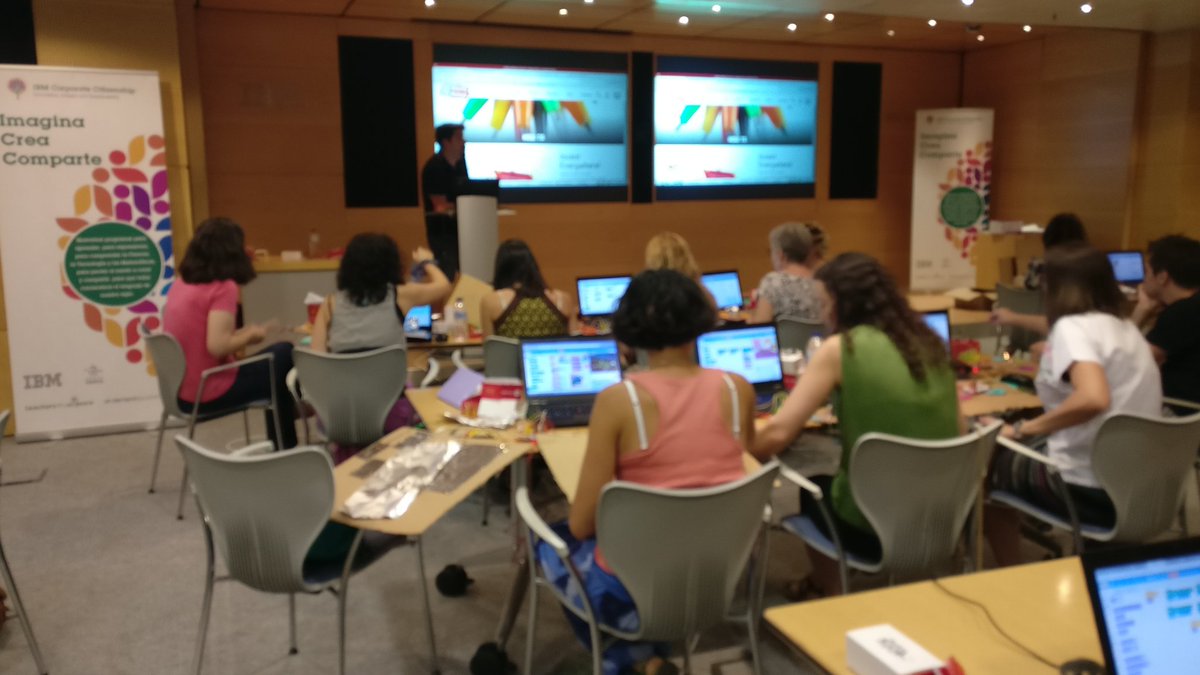 Encantados toda la semana con 45 profesores de Primaria que participan en el curso de "Creatividad, programación y robótica" organizado por <a href="/citizenIBM/">I'm pathak</a> de <a href="/IBM_ES/">IBM España</a> y <a href="/creatica_ong/">Creática</a> en colaboración con <a href="/ComunidadMadrid/">Comunidad de Madrid</a> .
