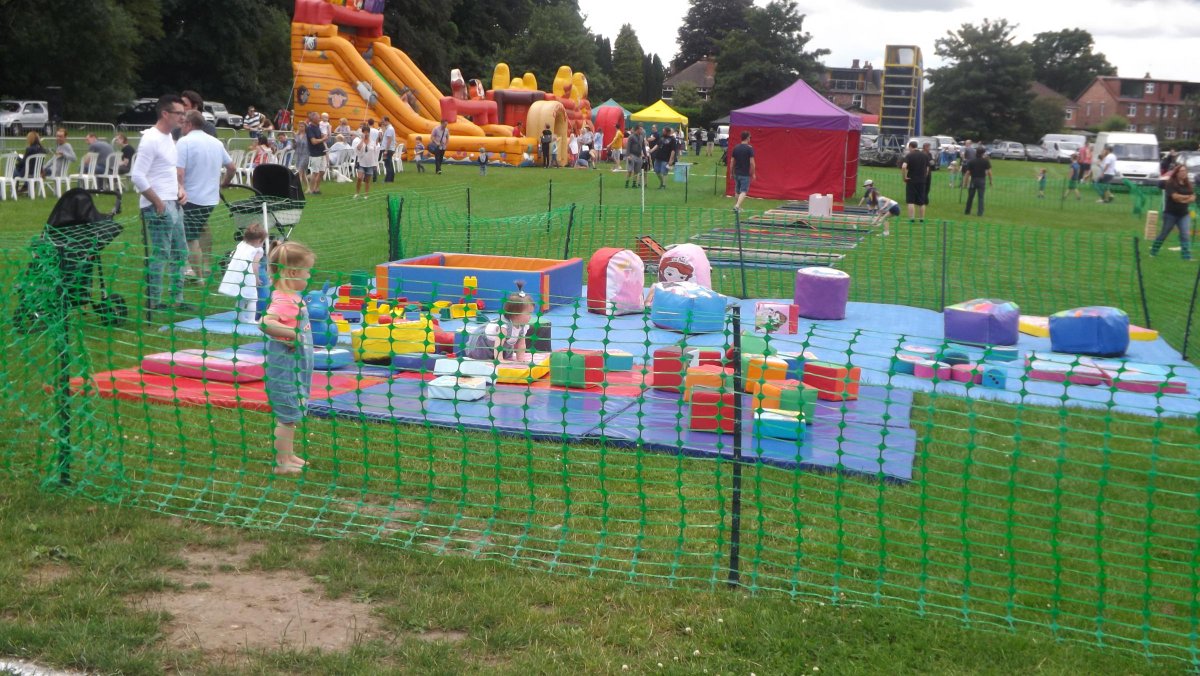 First 1,000 visitors to Wilmslow Community Show get free water bottles dlvr.it/R7kL50