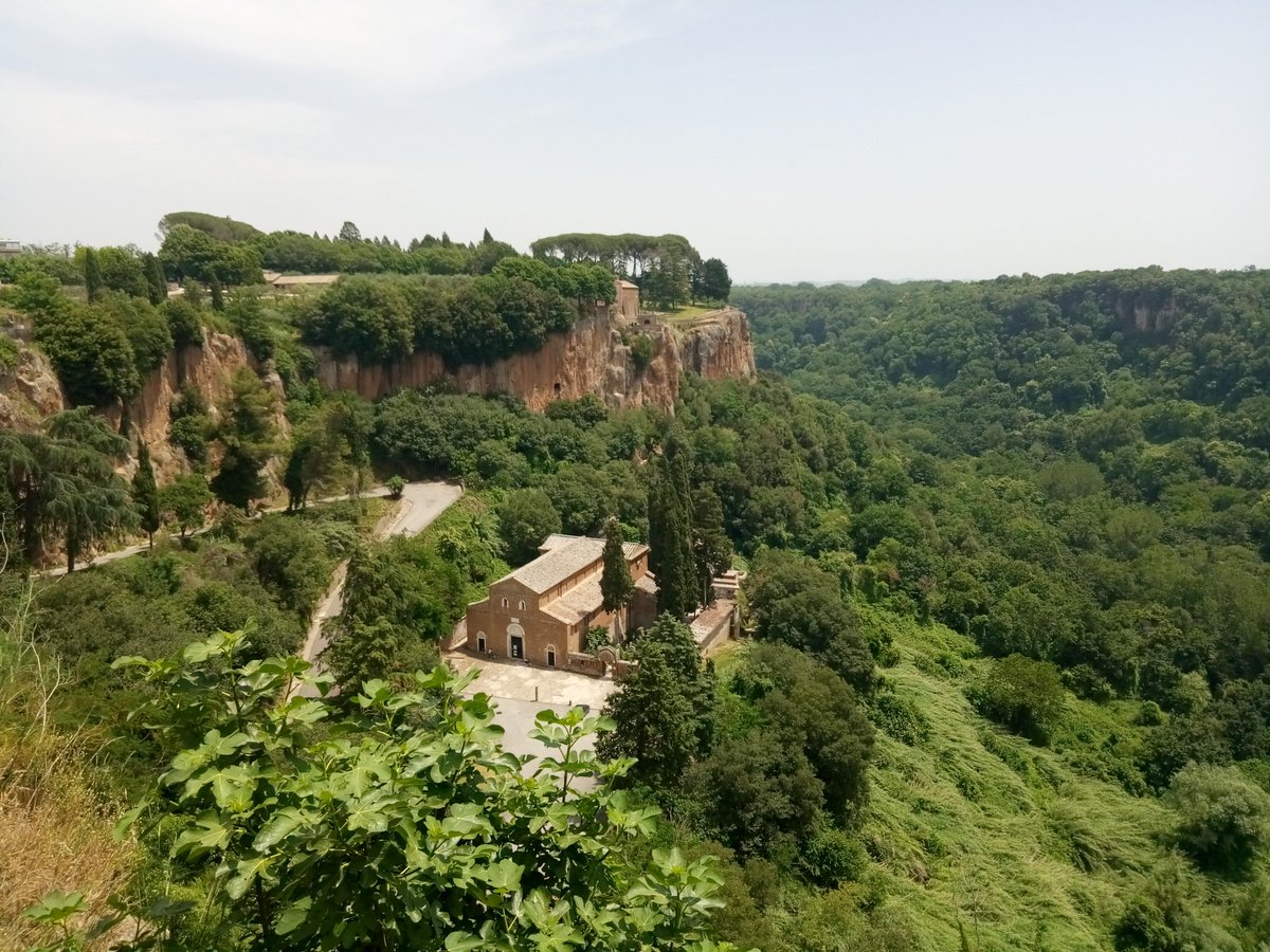 #estate #VisitLazio #nonsoloCastelli Domenica 7/7 passeggiata poetico-naturalistica da #Nepi a #CastelSantElia  bit.ly/2WbPZVH