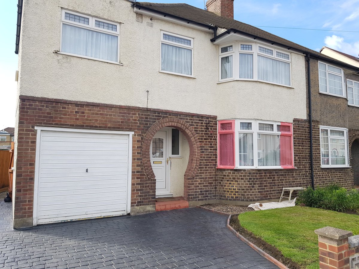 SpartanStone's tweet photo. FACADE REPOINTING PROJECT.

-Removal of defective cement pointing
-Repointing of brick facade using natural lime
-New rendered plinth detail
-Metal garage door restoration

https://t.co/1CQlMkYJTC

#dartford #facaderestoration #brickwork #pointing #naturallime #specialists https://t.co/03tYl5uVWf
