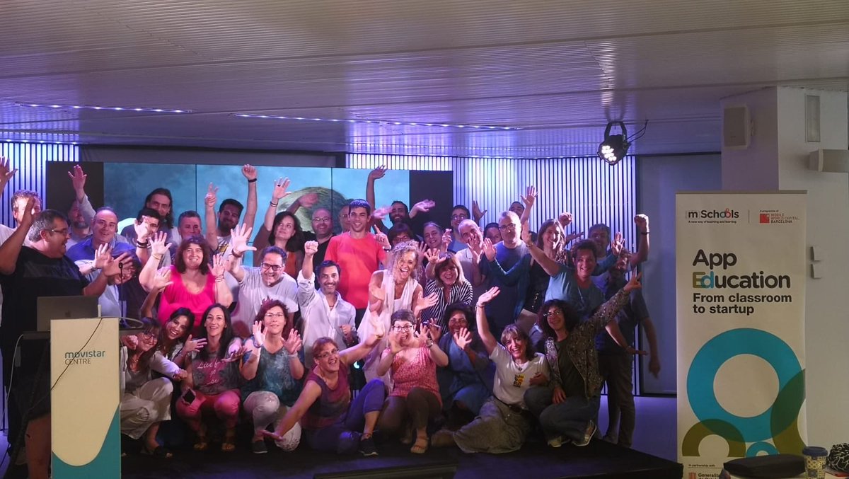 pepmartinex's tweet photo. FELICITAR x la seva implicació i bon rollito a tots els equips d professors q han participar @mSchools_MWC x aprendre #DesignThinking #leanstartup 1000 GRCS. ENDAVANT https://t.co/6FOvnwabJC