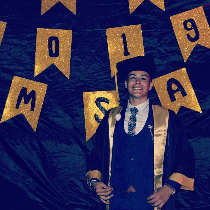 Ahmed_A_Makhlof's tweet photo. #Graduation_2019❤🎓🎓 https://t.co/GEBS3h9dOO