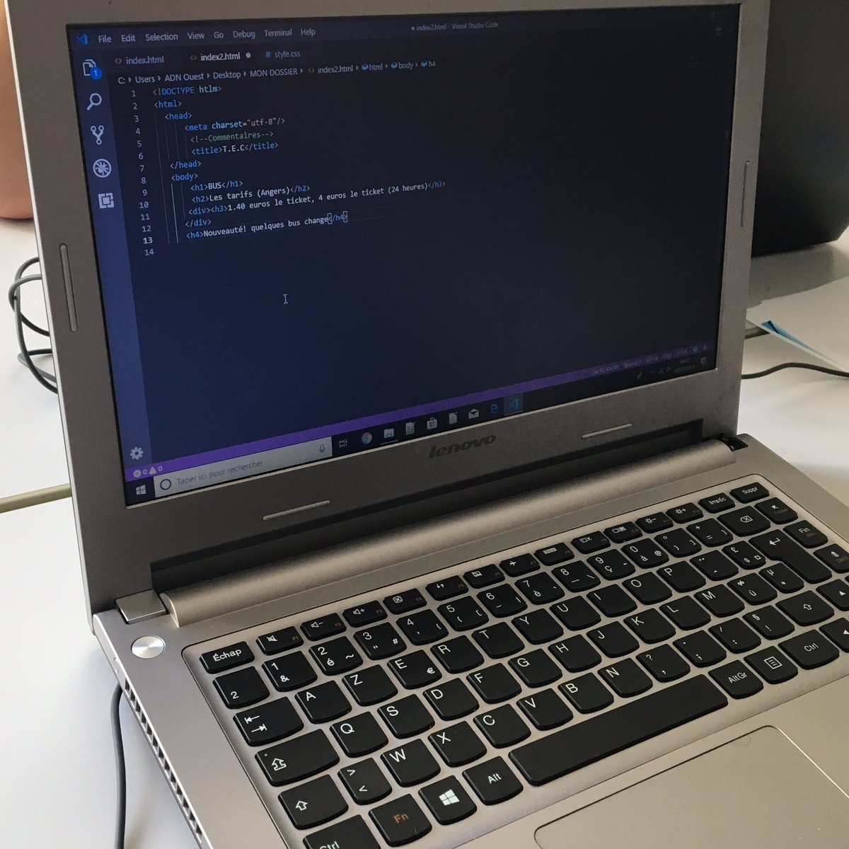 ilikeitnum's tweet image. #GirlsRCoding 3 ème matinée - les filles continuent la création de leur page #web #html #CSS avec @empr1tedigitale @OdoVia Estelle &amp;amp; Emmanuel 👏 merci à eux de donner de leur temps pour #sensibiliser des 👩🏼👩🏻‍🦰 au #code #informatique