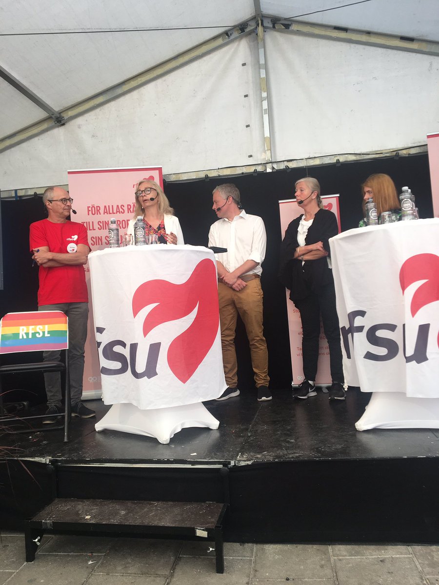 Sista seminariumet för mig innan jag ska tillbaks till fastlandet. RFSU pratar om ”Varför brister skolans sexualundervisning? ”#rfsu #rfsl #elevermåstemåbra @SverigesElevrad <a href="/JennieGustaf/">Jennie Gustafsson</a>