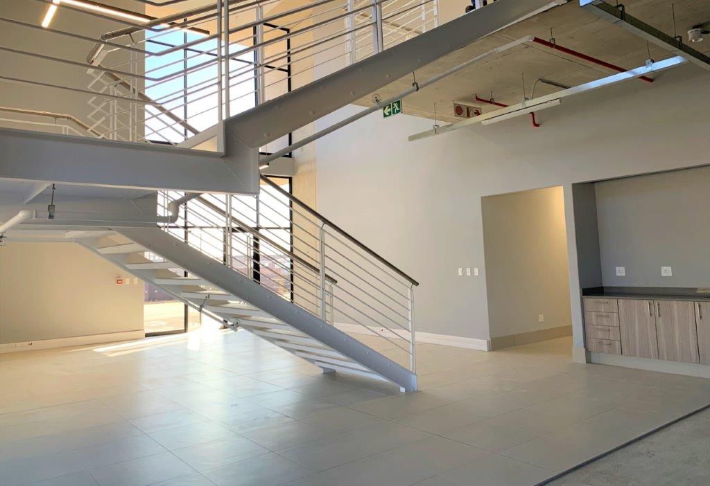 WeAreImprovon's tweet photo. We’re elated to announce that the 1st phase of Ashworth Logistics Park is now complete. The 10 000m² &amp; 6 000m² warehouses and offices are designed to suit all your warehousing needs. 
#TheImprovonDifference #NextLevelLogistics #development #lastmilelogistics #warehousing https://t.co/uXv1liLSVh