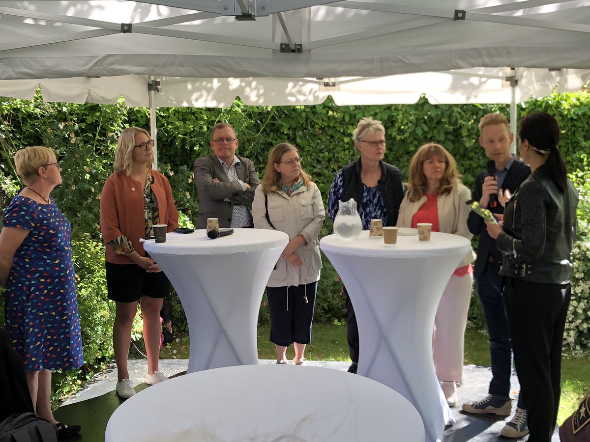 Från floskler till lösningar – kan digitaliseringen minska psykisk ohälsa hos barn och unga? <a href="/KRYcare/">Kry</a>  Elinor Schad 2 vice ordf @Skolpsykologen 
”Vi är positiva till att KRY riktar sig till unga för enklare problematik,för komplexa ärenden behöver vi ha psykologer med i teamet”