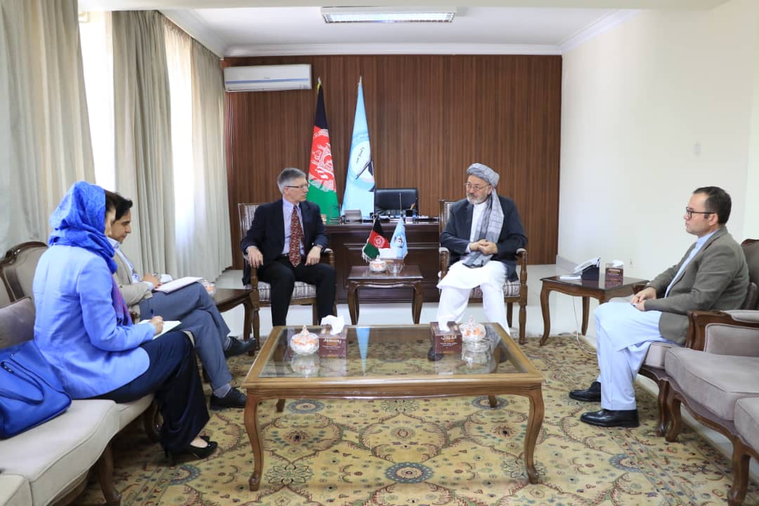 رئیس شورای عالی صلح با نمایندۀ سفارت امریکا در کابل دیدار و گفتگو نمود hpc.org.af/%d8%b1%d8%a6%d…