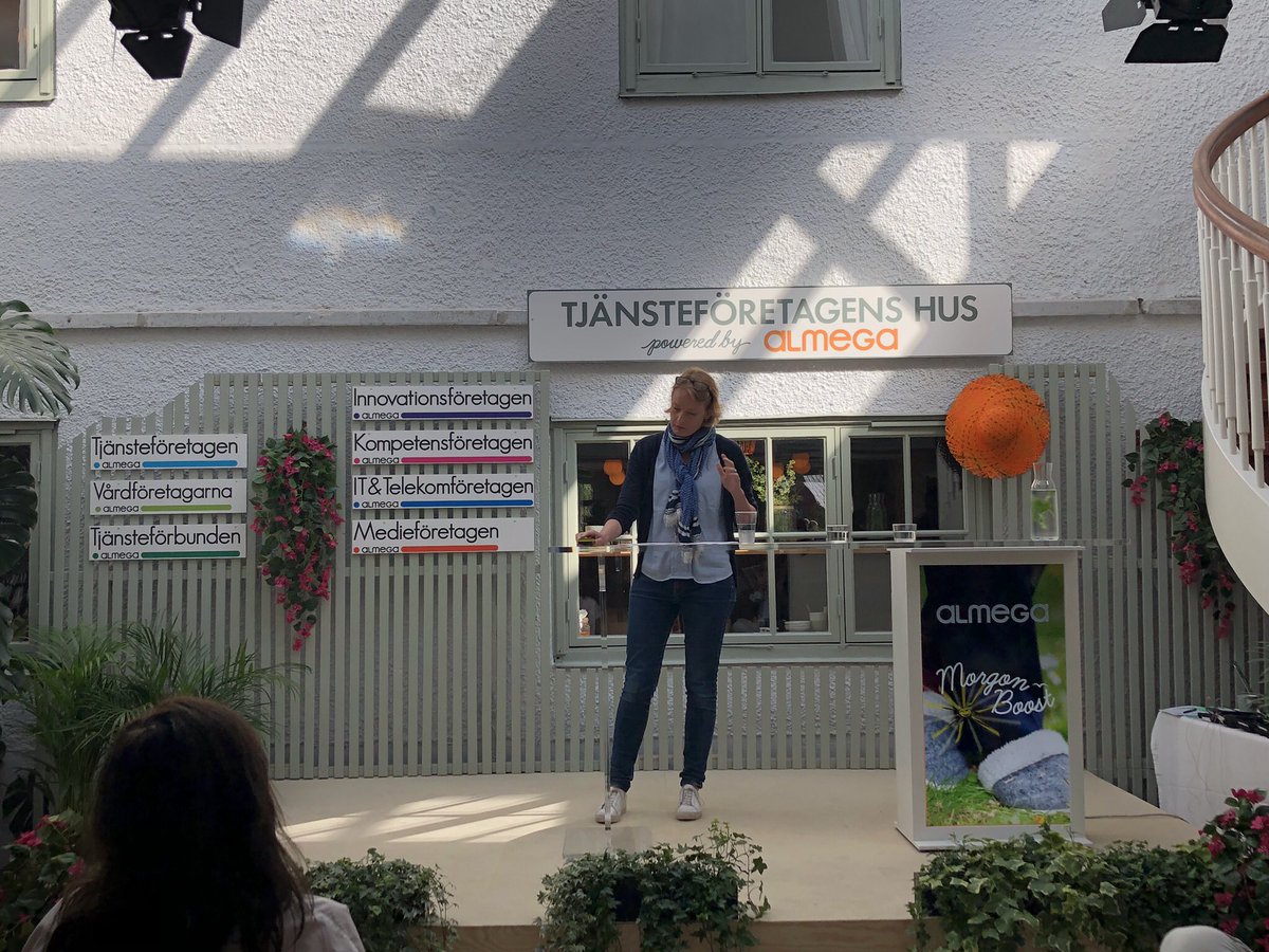 Wow <a href="/Alexandra_Hagen/">Alexandra Hagen</a> vilken Morgonboost du bjuder på, i #tjänsteföretagenshus #Almedalen2019 <a href="/whitearkitekter/">White Arkitekter</a> <a href="/AlmegaAB/">Almega</a>