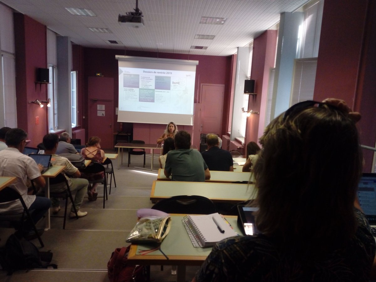 LoLanglois's tweet photo. Réunion des #IAN @acnancymetz pour préparer la rentrée : focus sur la généralisation des lycées 4.0, la continuité des plans collèges et interdegrés, le socle numérique, les projets de recherche, les grands événements 2019-2020 #JANEs, #JANEF, le PAF et #PIX...
@dane_nancy_metz https://t.co/z0TrSRm3Ph