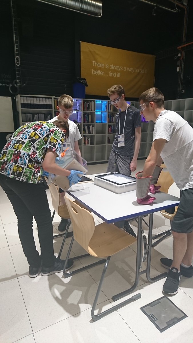 NobelSchoolUK's tweet image. Students at CERN building their own particle detectors #ScoolLAB #CERN