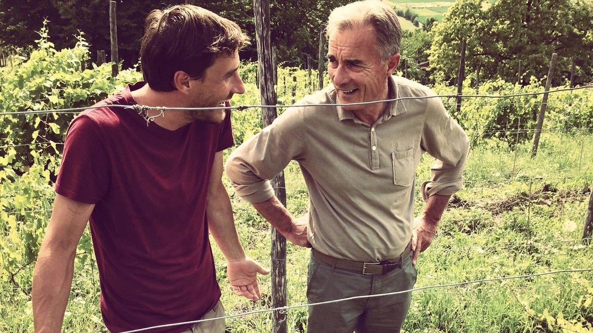 wikiVinum's tweet photo. Se vuoi bere della Barbera incredibile vai a Costigliole d'Asti
https://t.co/Hd4kdM2jlJ https://t.co/jr8EPzWqYX