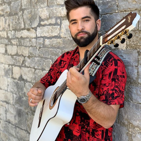 radiocheriefm's tweet photo. Joyeux anniversaire à @GIRACKENDJI, qui fête aujourd'hui ses 23 ans 🎂
Quel titre du chanteur préférez-vous ? 🎉 #ChérieFM https://t.co/ttAiYPFowV