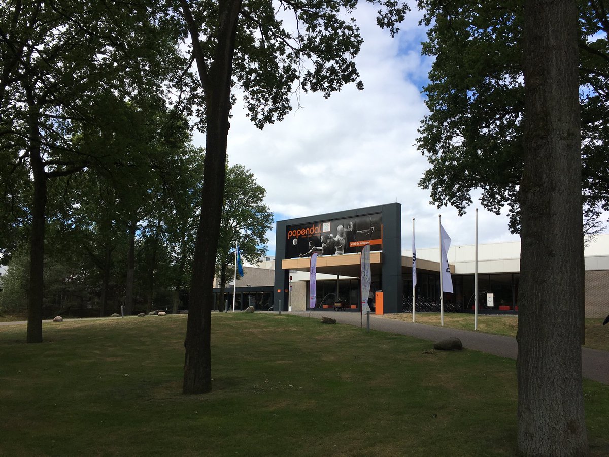 iBestuur's tweet photo. Papendal, Arnhem. Het #ibestuurcongres staat op punt van beginnen met de ‘vroege vogels’ https://t.co/C50i4h9ZvL
