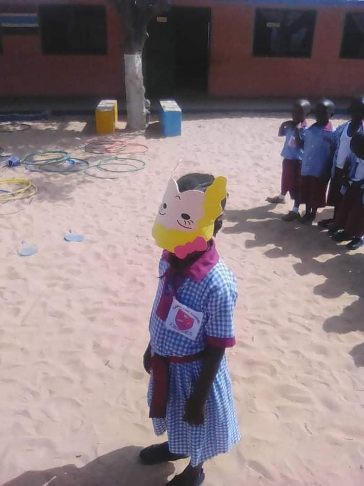 Gambia200's tweet photo. #WorkingTogether means sharing something of yours to lift someone else. #Generosity means providing exciting #LearningResources to help explore #ConceptsAndIdeas, #WorkingTogether, #ProblemSolving &amp; as importantly #HavingFun #charity #ProjectGambia #TuesdayMotivation https://t.co/xSkFub5uRR