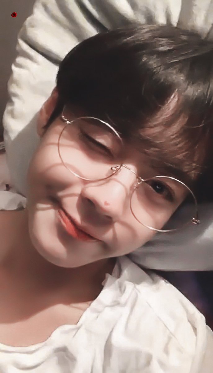 jihoon99529love's tweet photo. 지훈아 솔로로 데뷔해줘서 고마워.
평생 지훈이만 보고 응원할께🌹🌹
 #박지훈_솔로데뷔100일_축하해
#박지훈 #쿄호젤리 https://t.co/1RHPghS99v